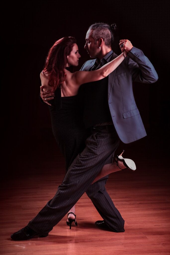 Matías Lorca and Mariam García dancing tango as a couple